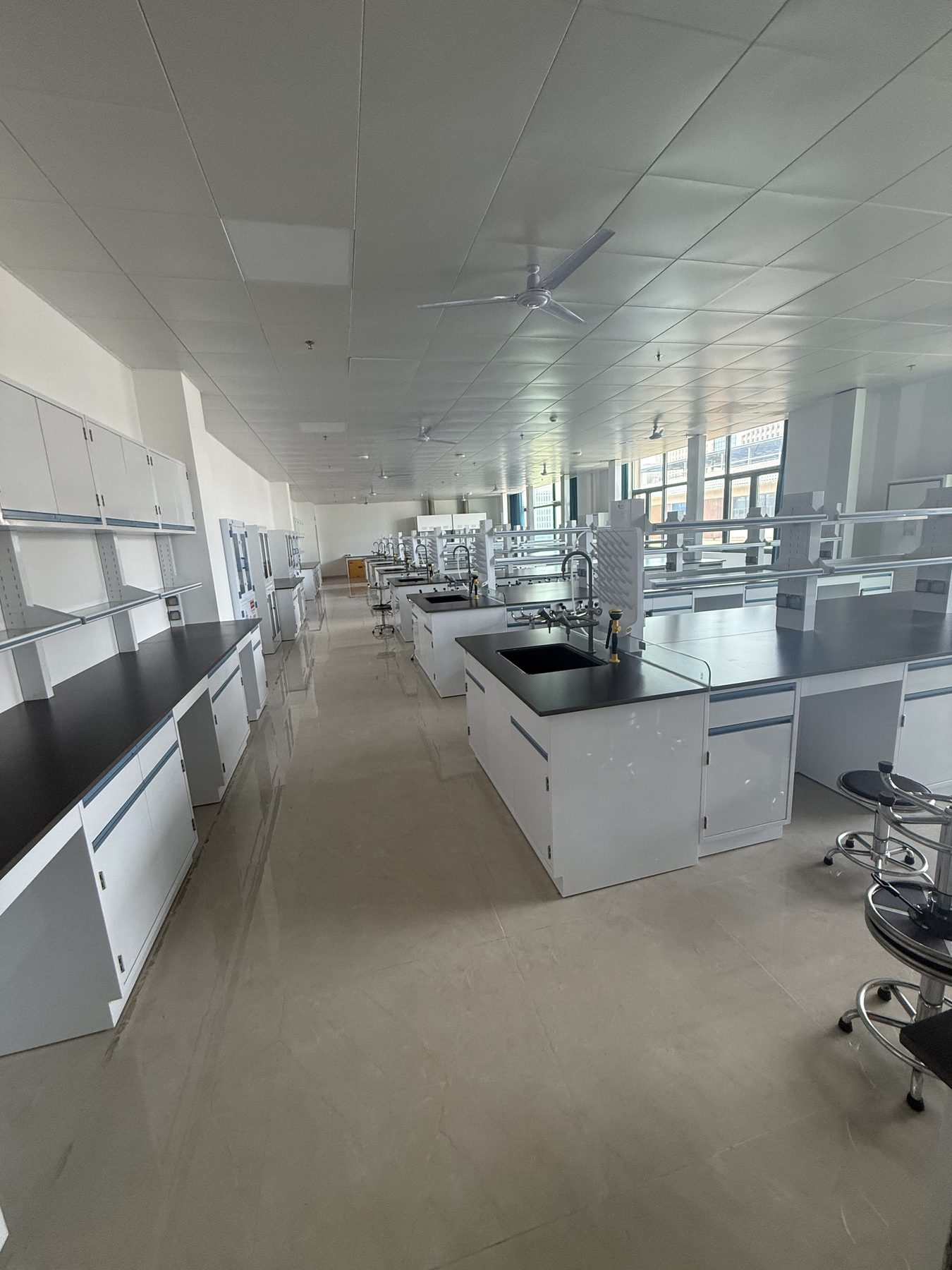 Analytical laboratory wall bench installation