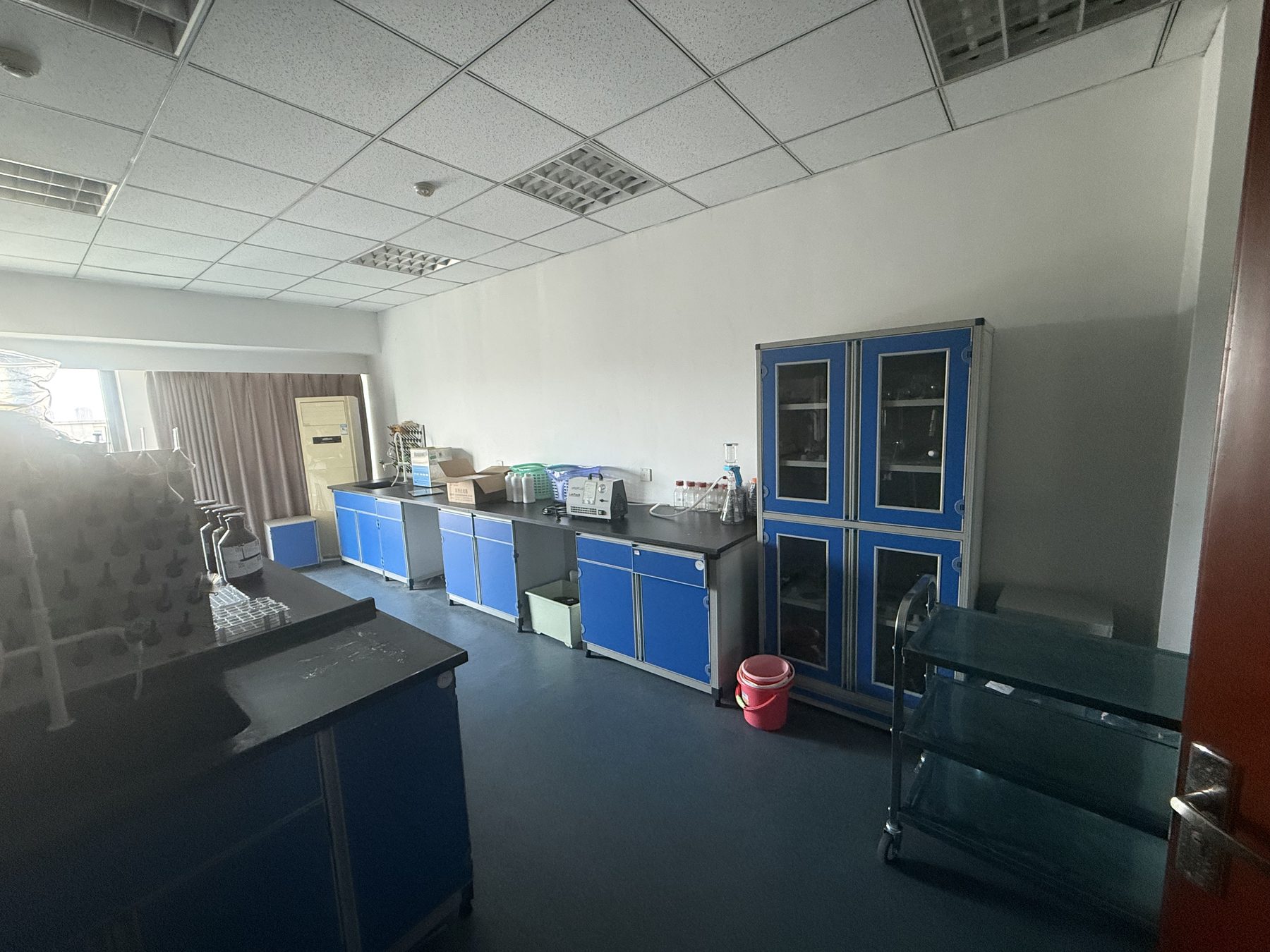 Quality testing laboratory storage and wall benches